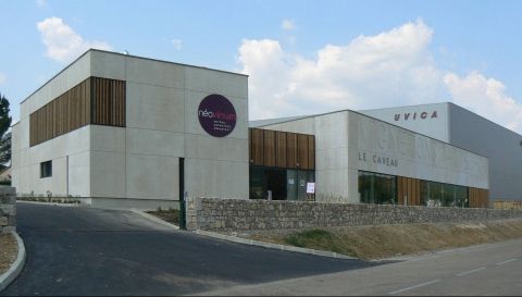 REALISATION DU CAVEAU ET DE L'ESPACE OENOLOGIQUE "NEOVINUM" À RUOMS (07)